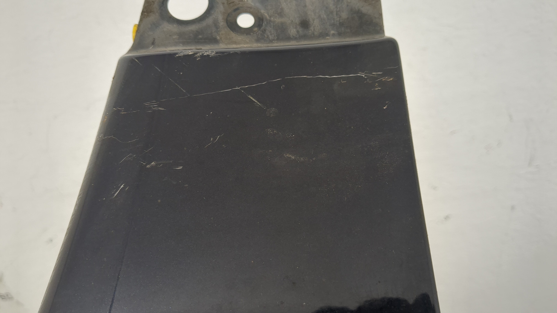 Крыло переднее правое