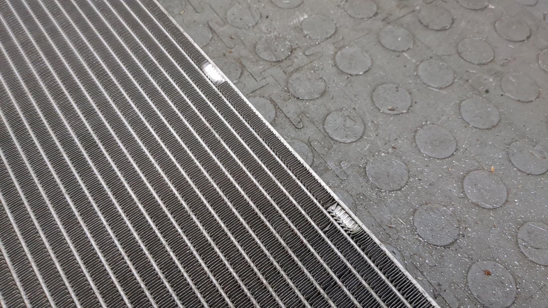 Радиатор охлаждения двигателя основной