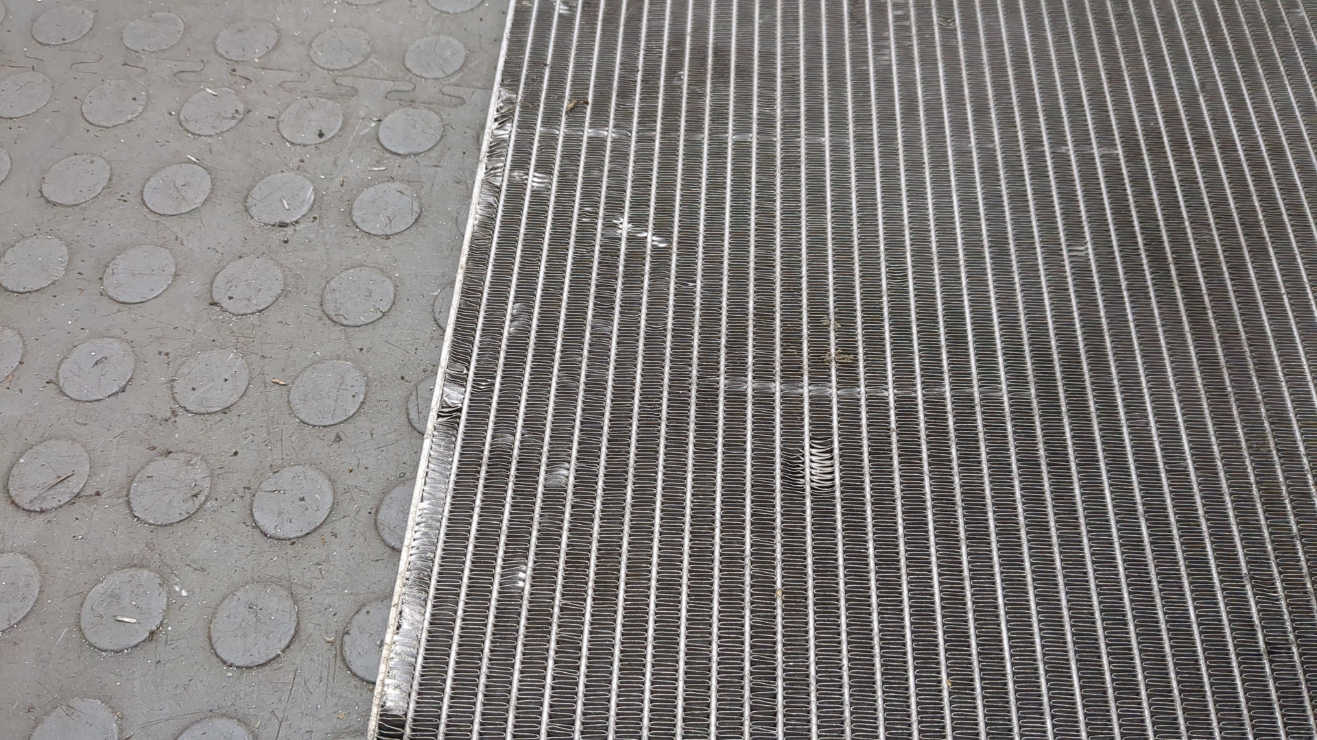 Радиатор охлаждения двигателя основной