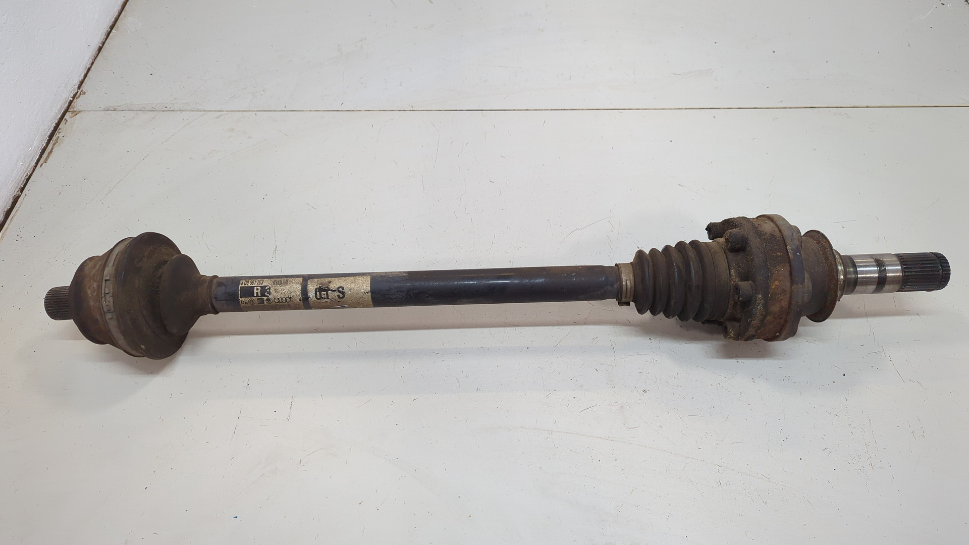 Полуось задняя