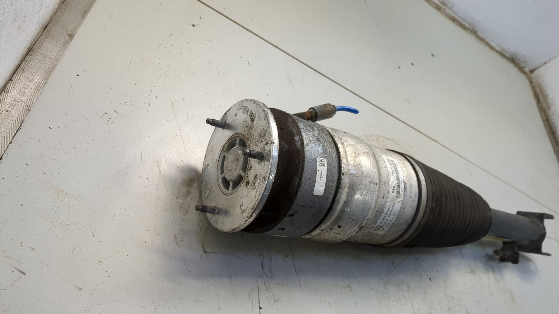 Амортизатор передний