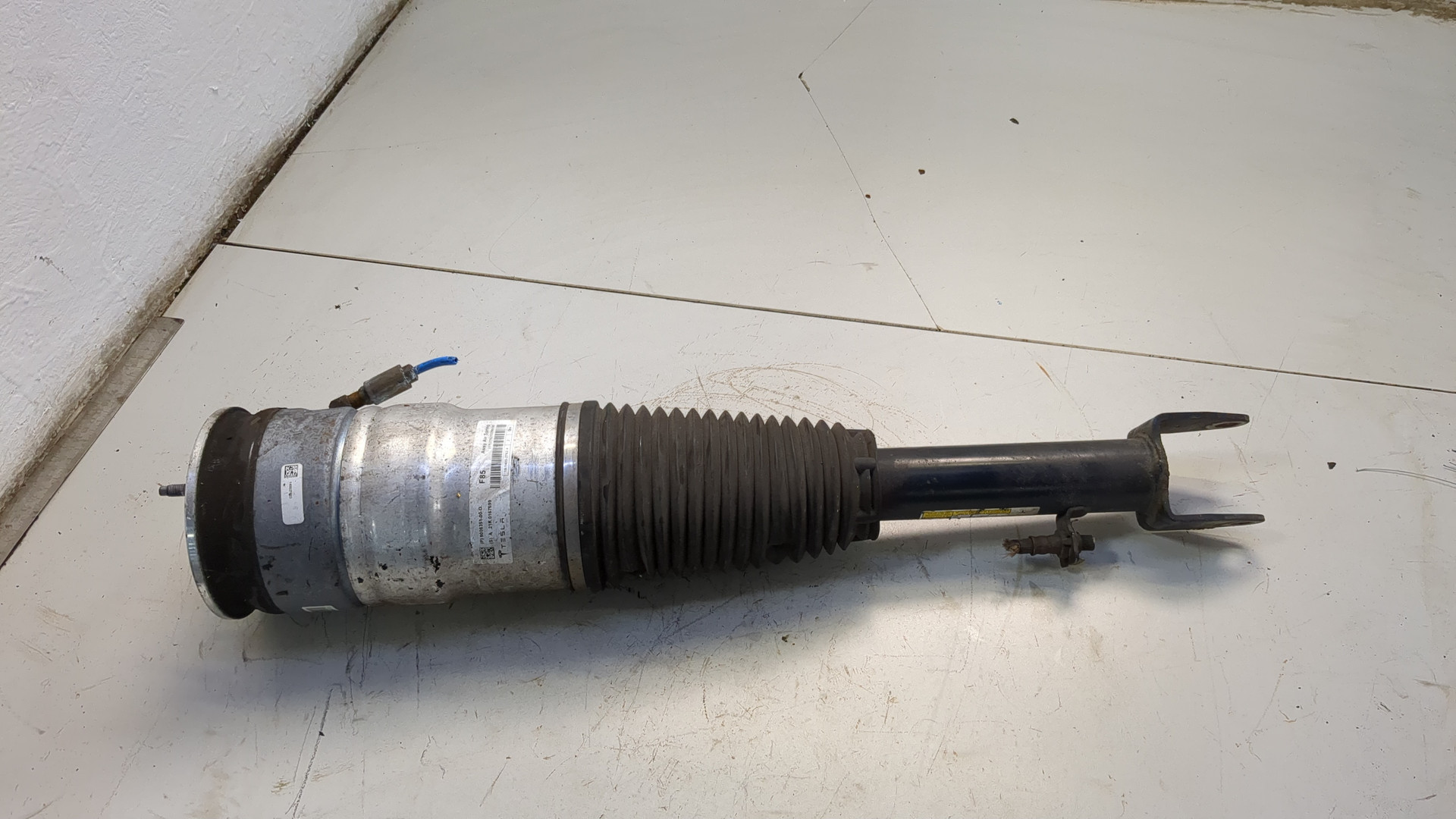 Амортизатор передний