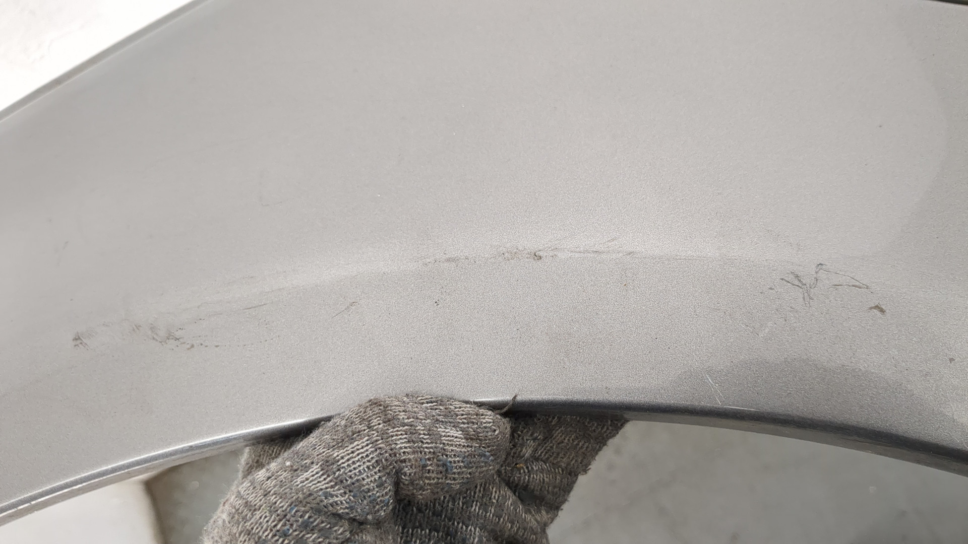 Крыло переднее левое