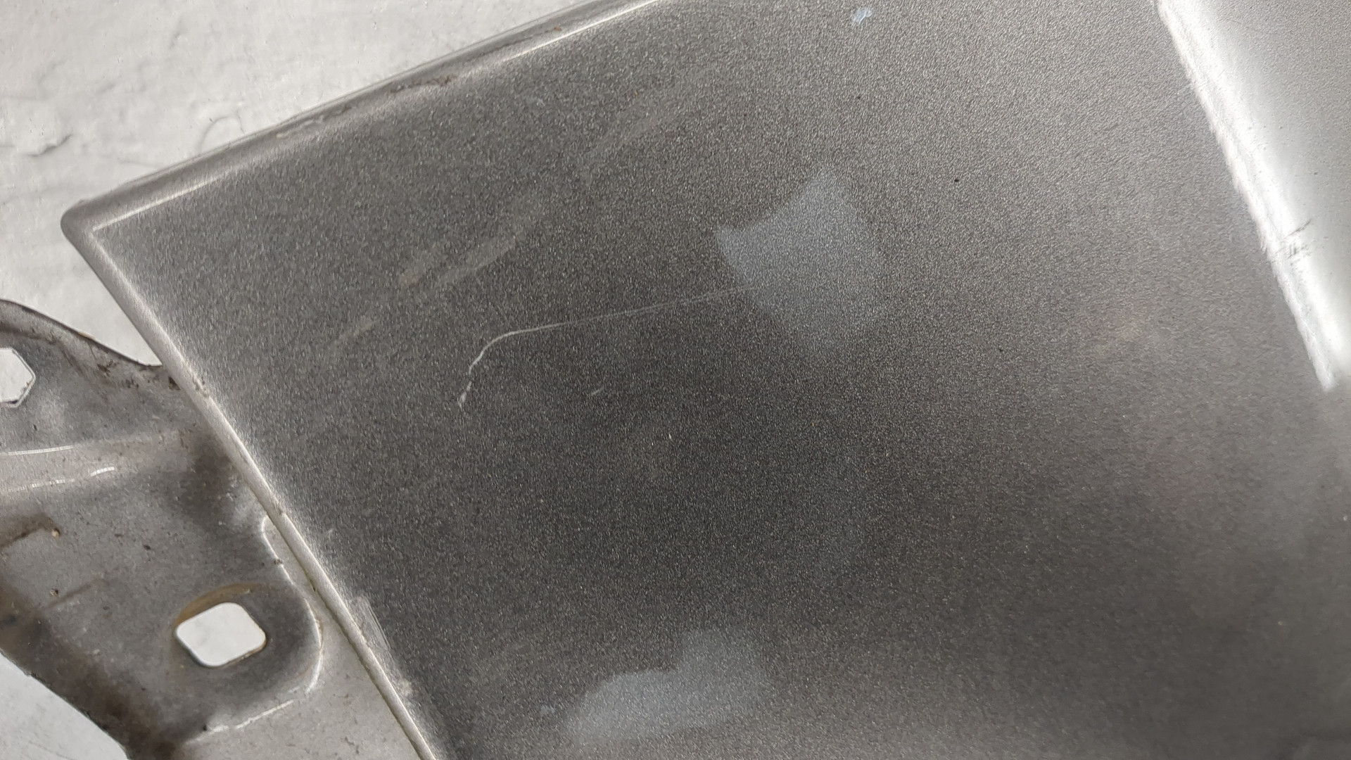 Крыло переднее левое