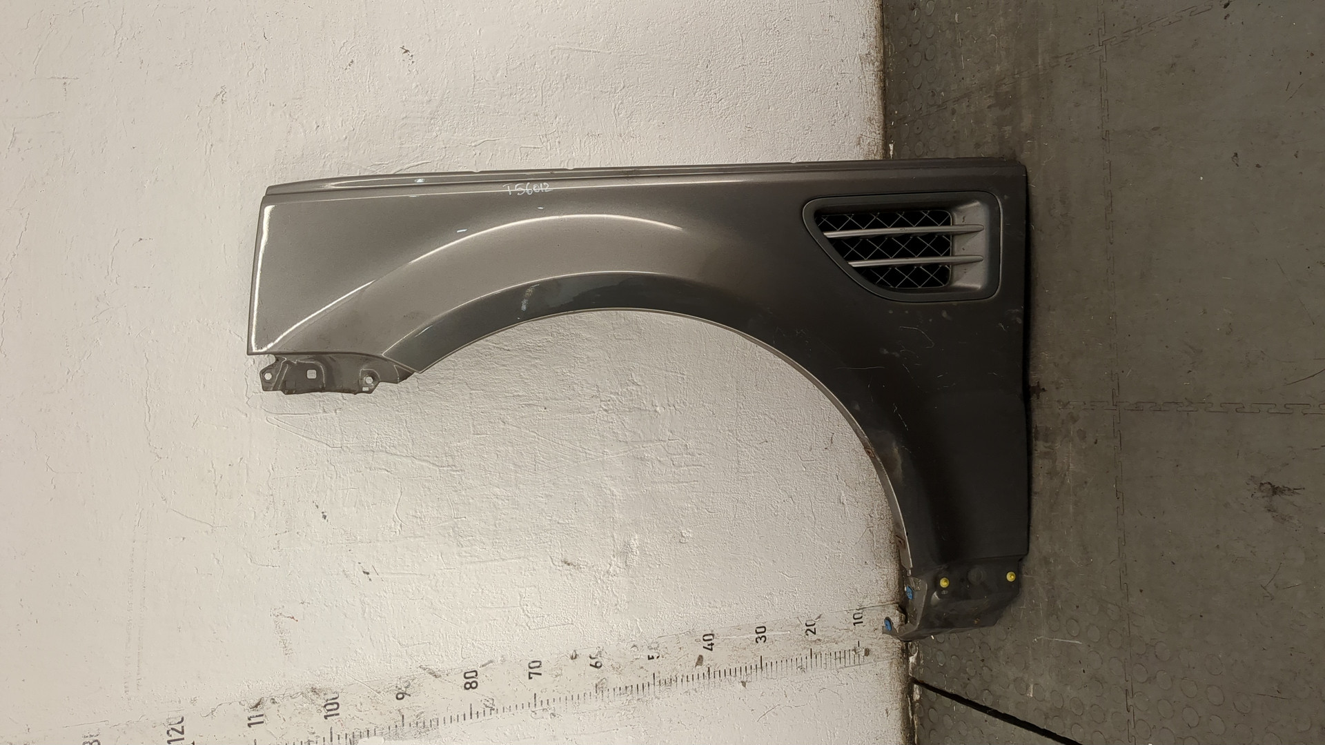 Крыло переднее левое