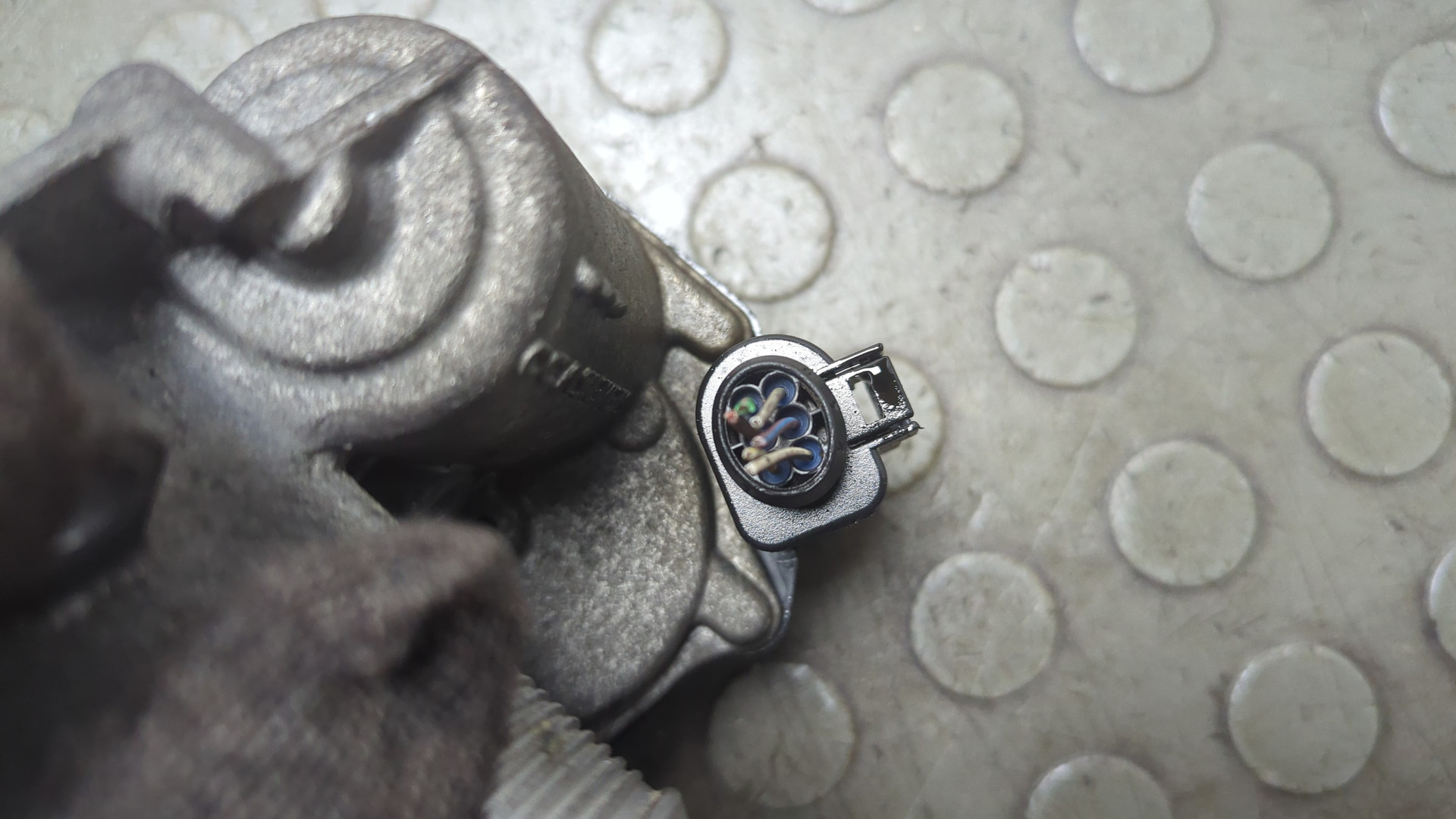 Заслонка дроссельная электрическая