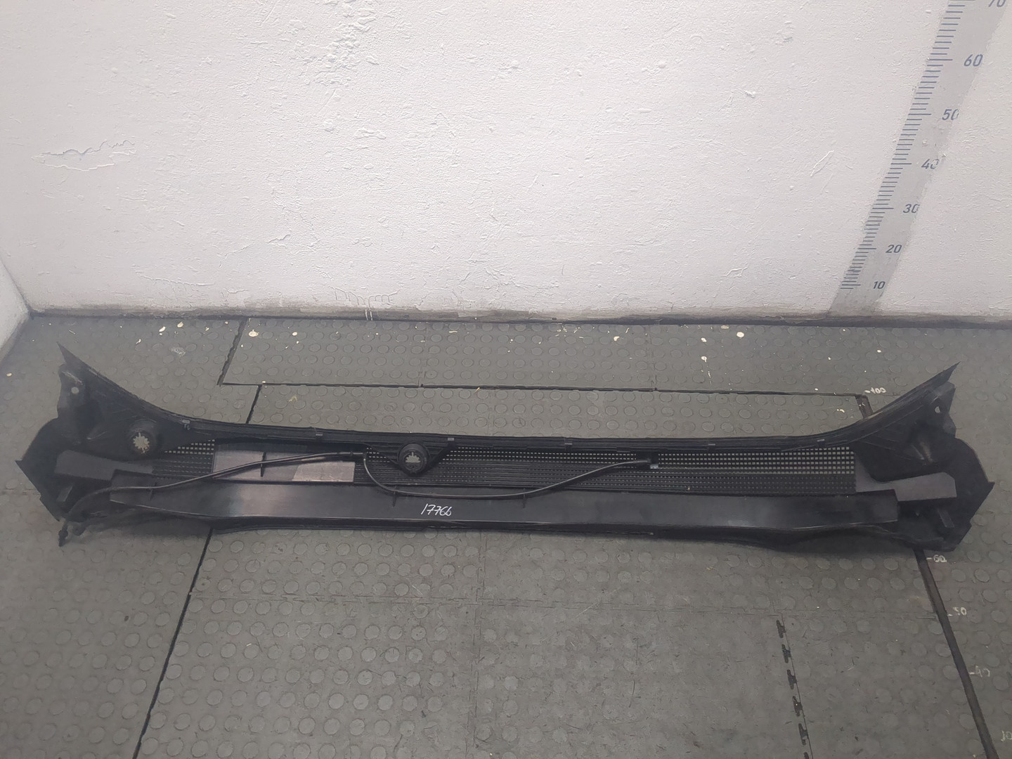 Решетка стеклоочистителей (Жабо)