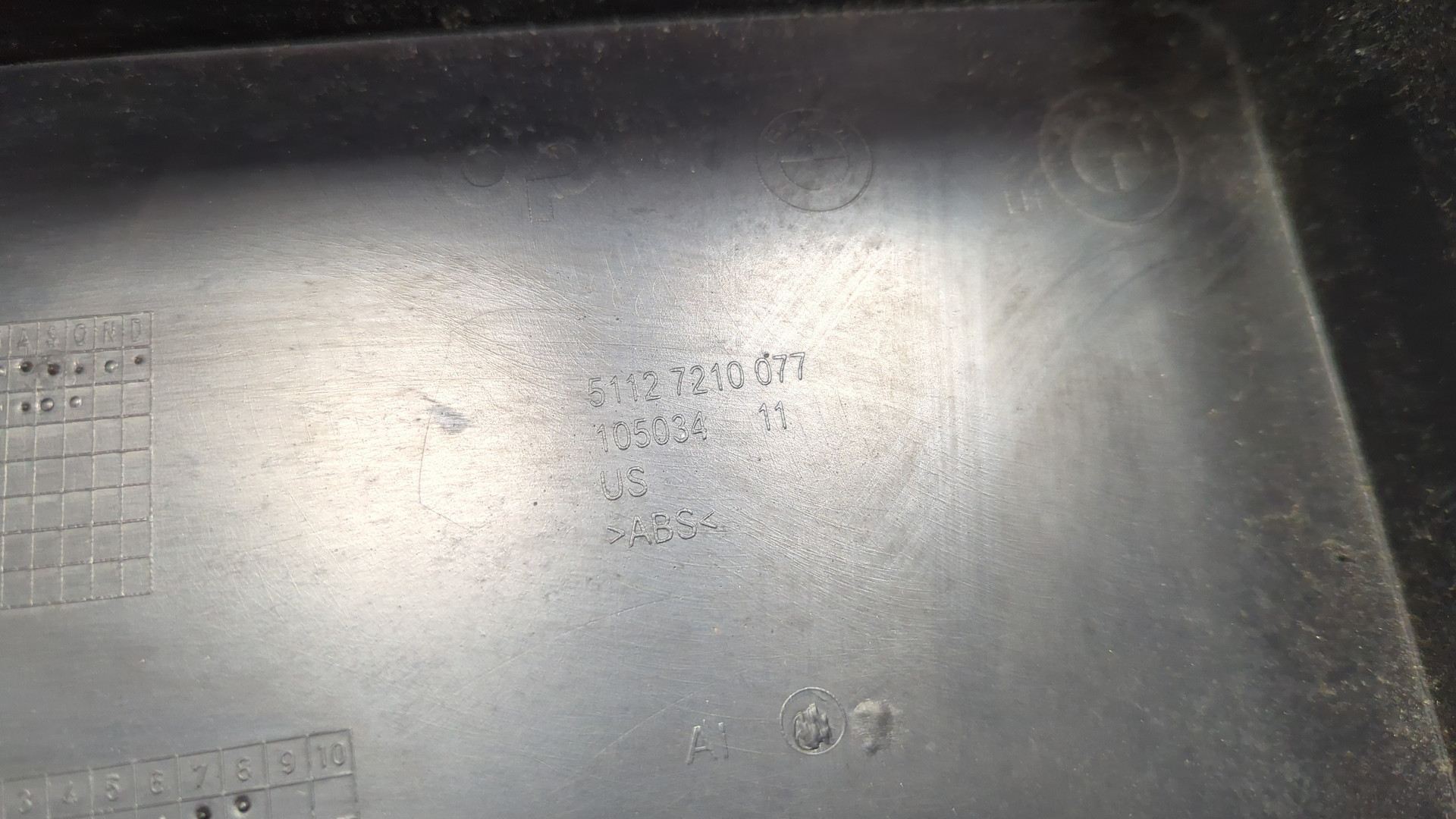 Кронштейн заднего бампера левый