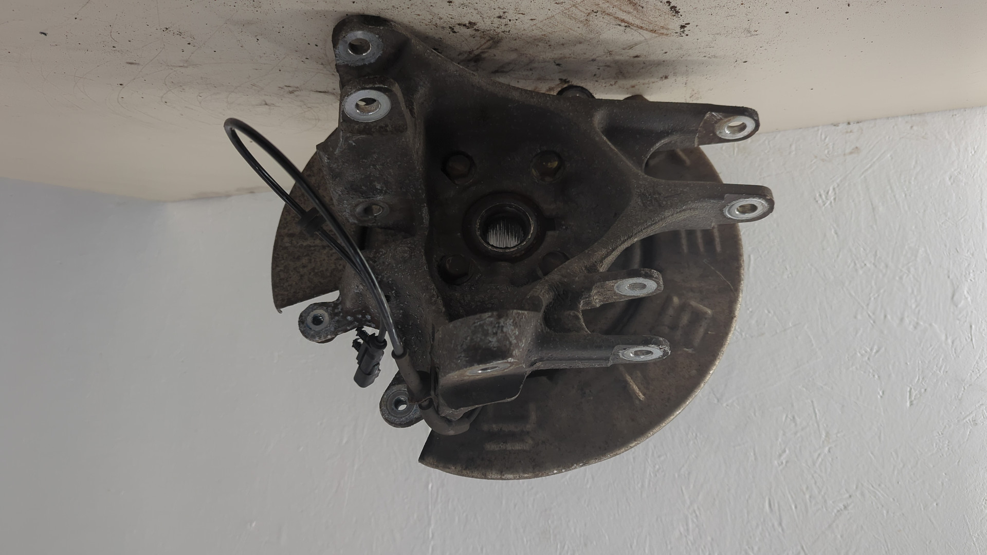 Кулак поворотный задний правый