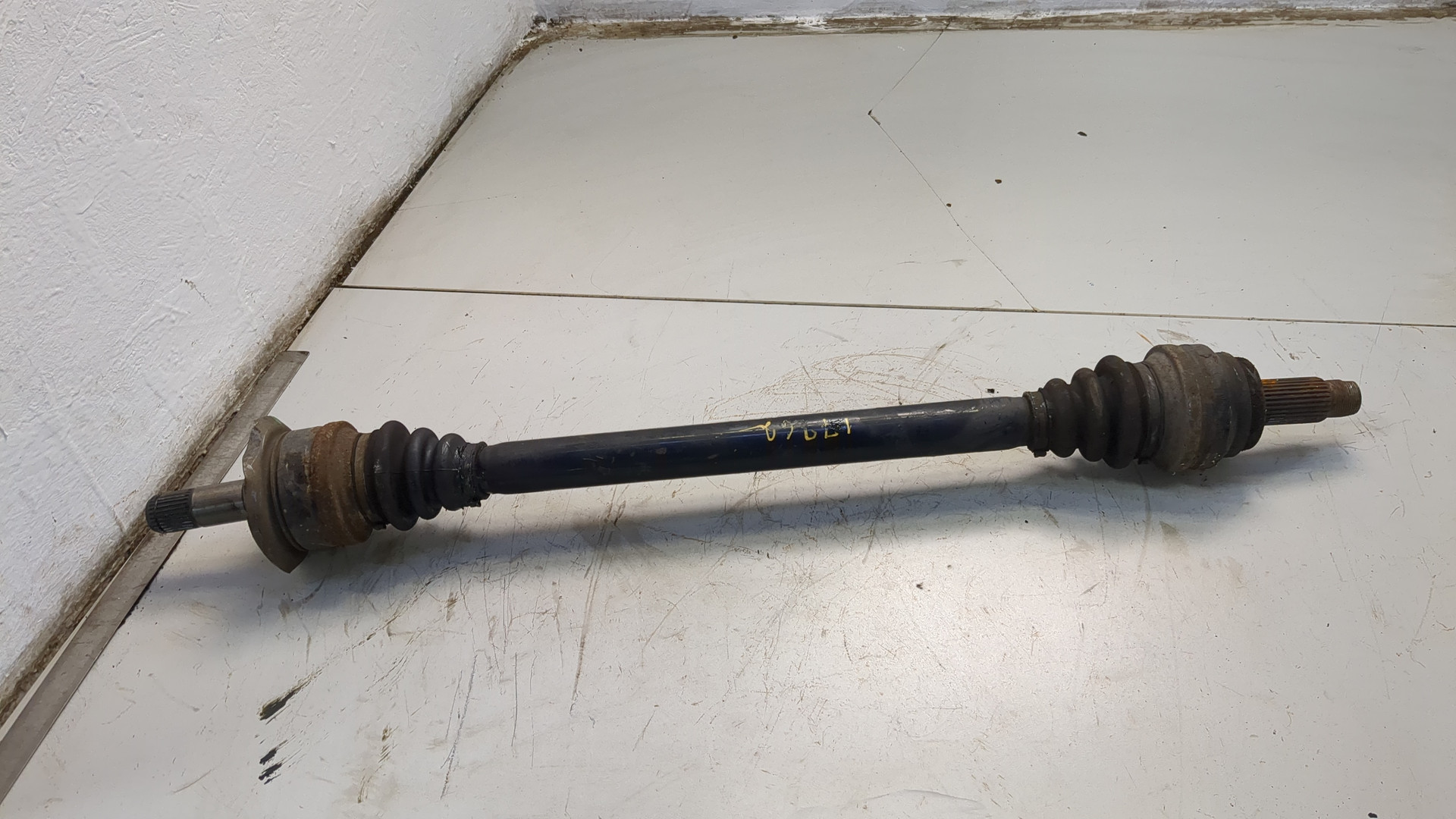 Полуось задняя