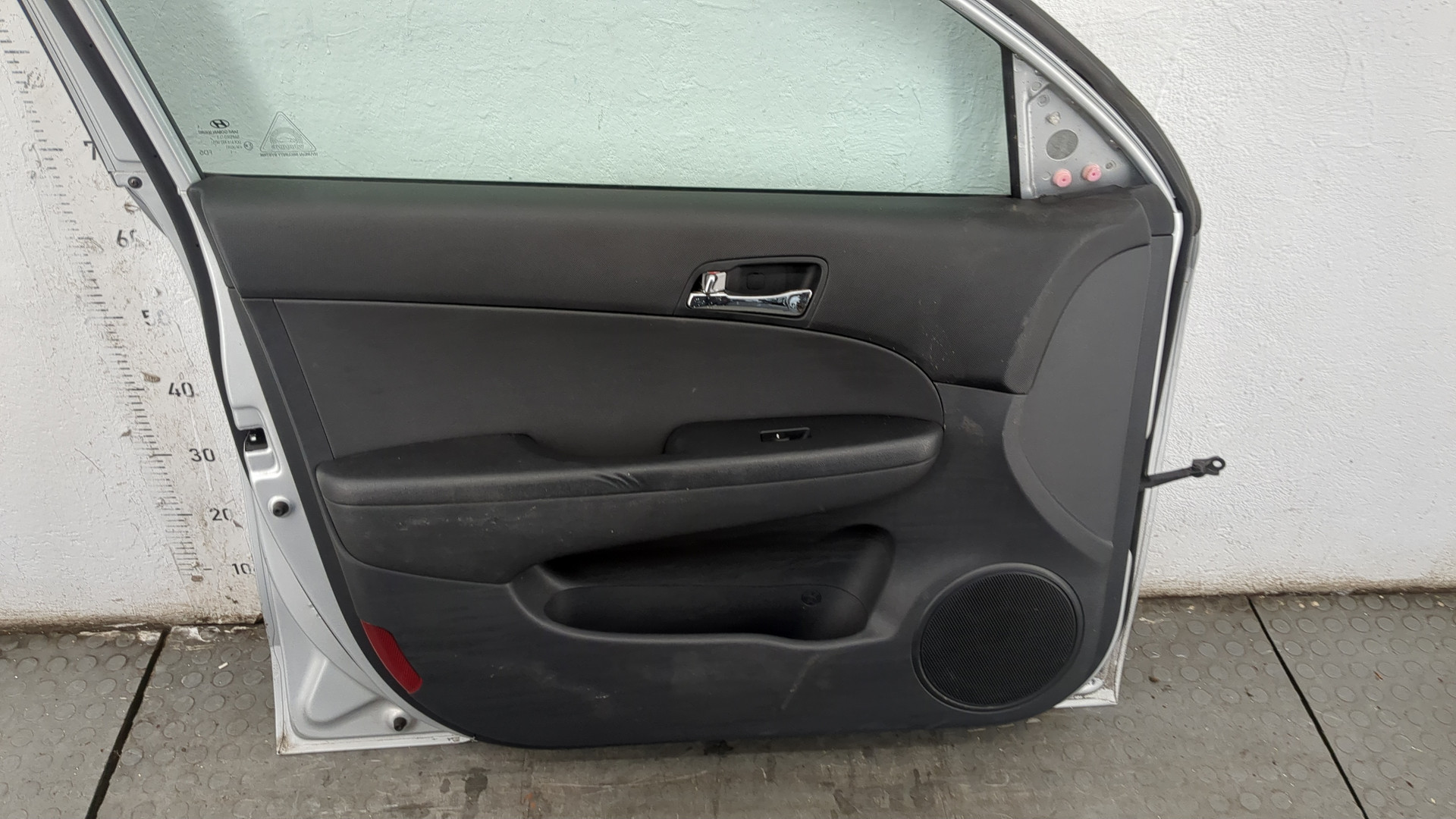 Дверь передняя левая