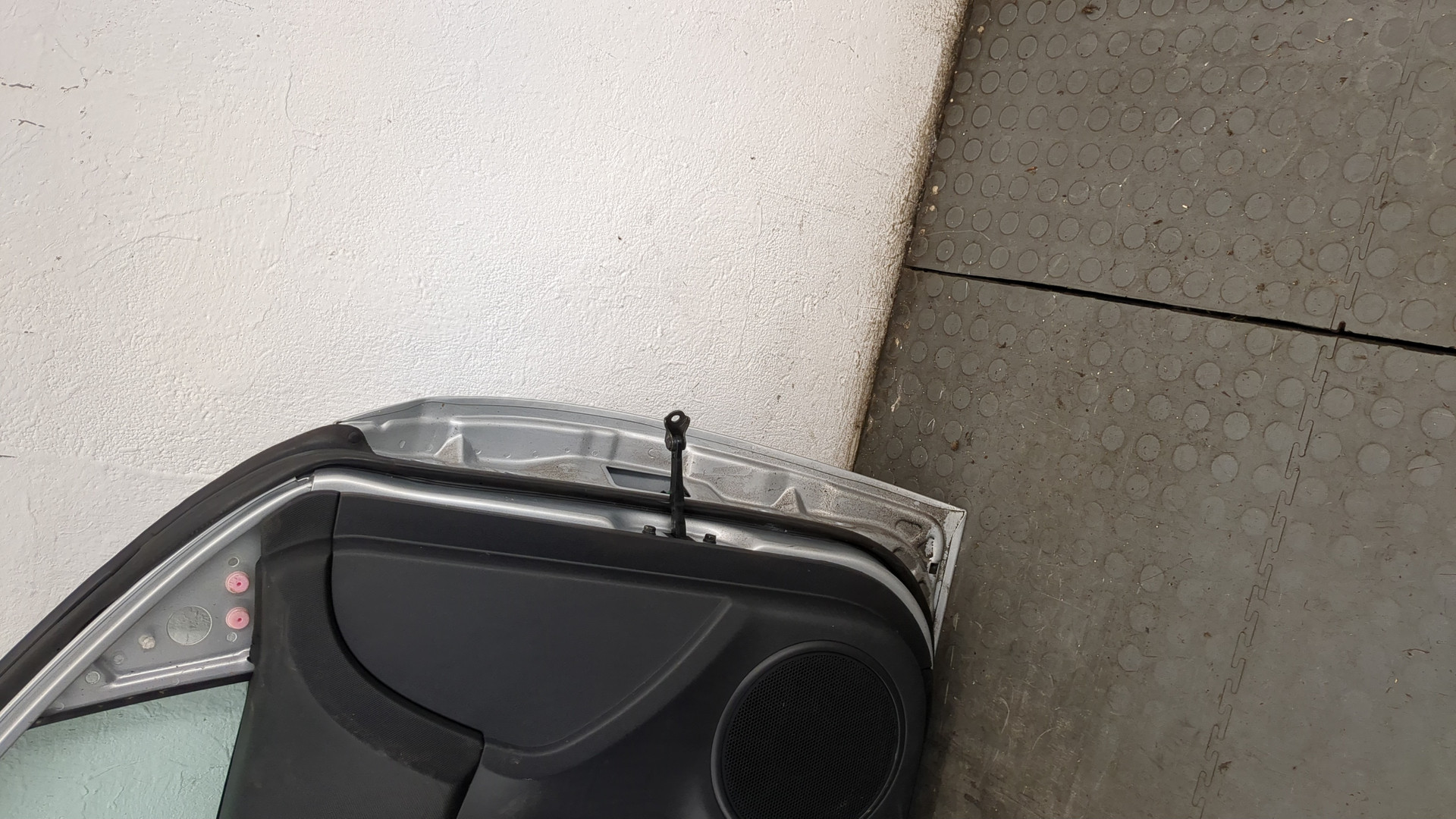 Дверь передняя левая