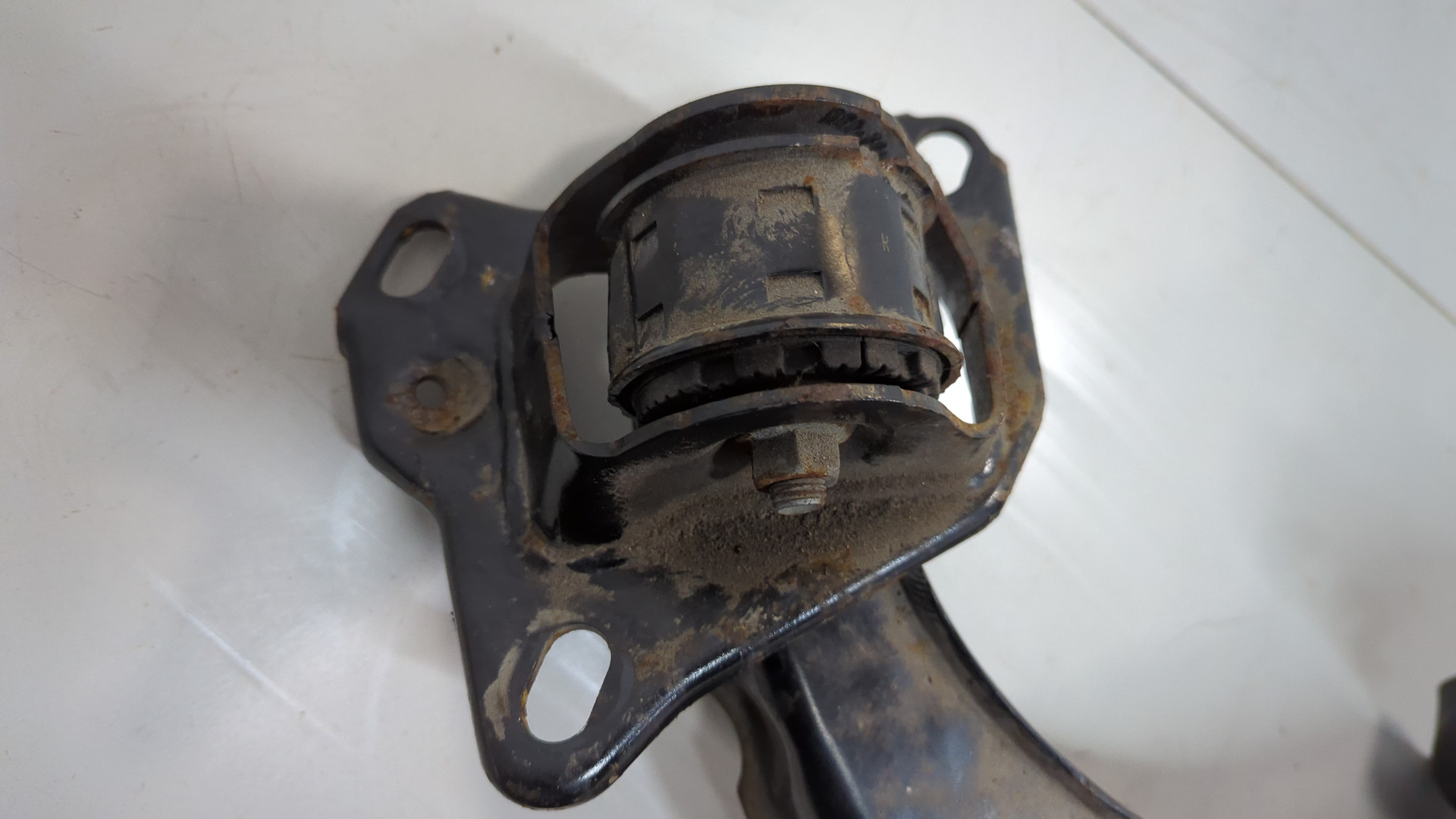 Кулак поворотный задний правый