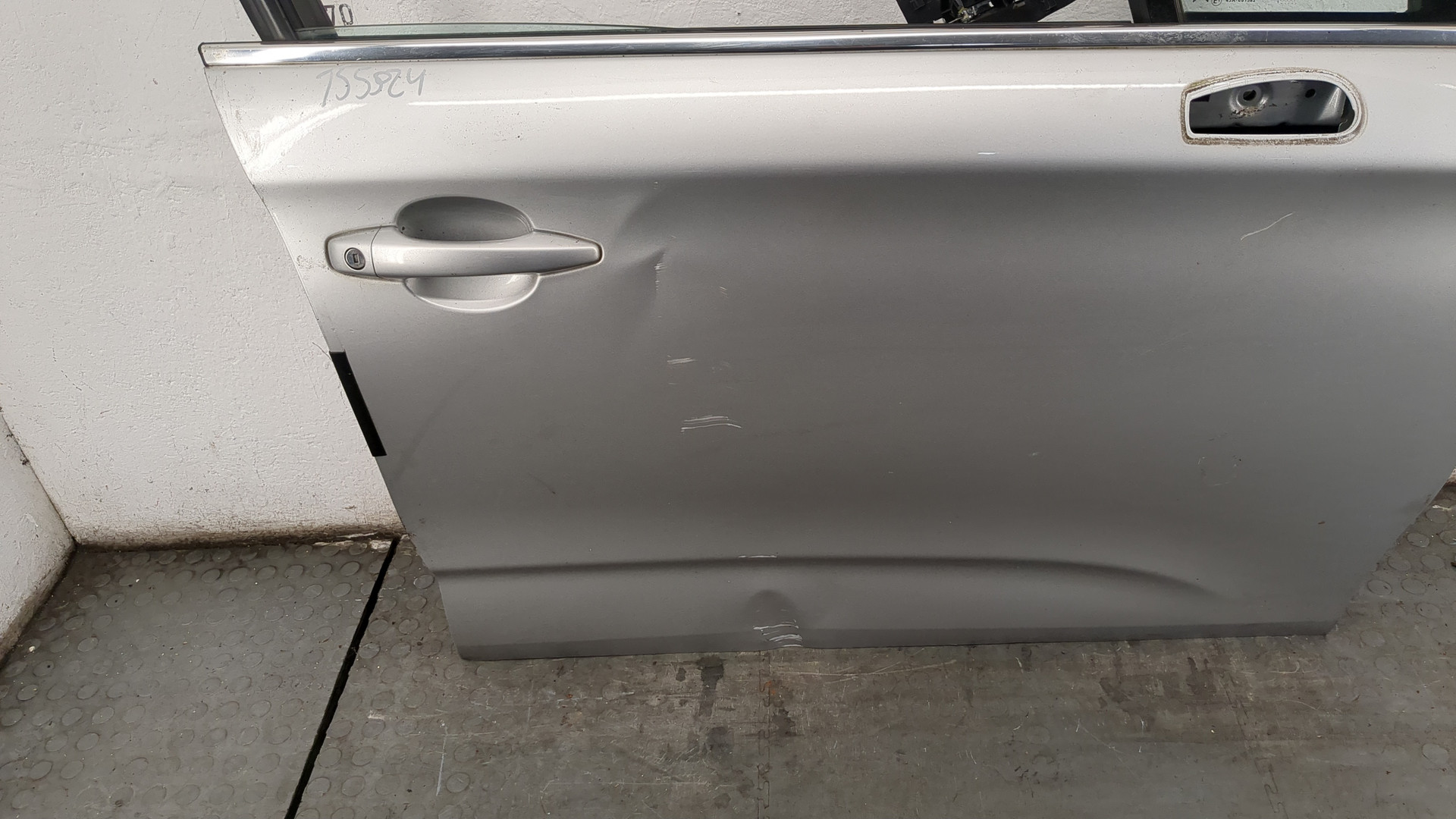 Дверь передняя правая