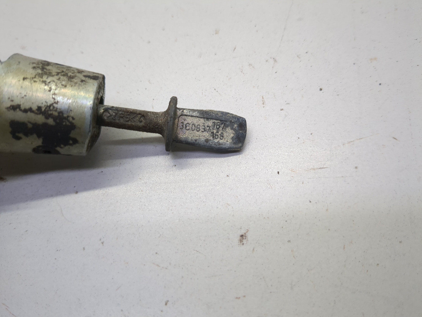 Вставка замка двери