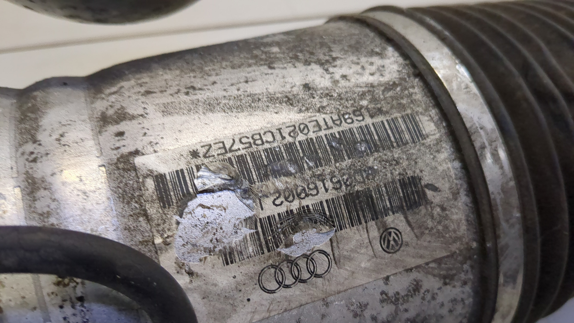 Амортизатор задний правый