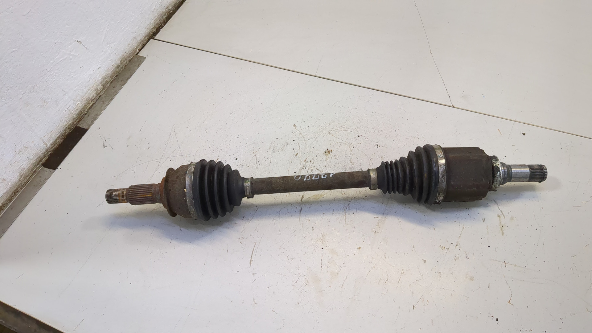 Полуось передняя левая