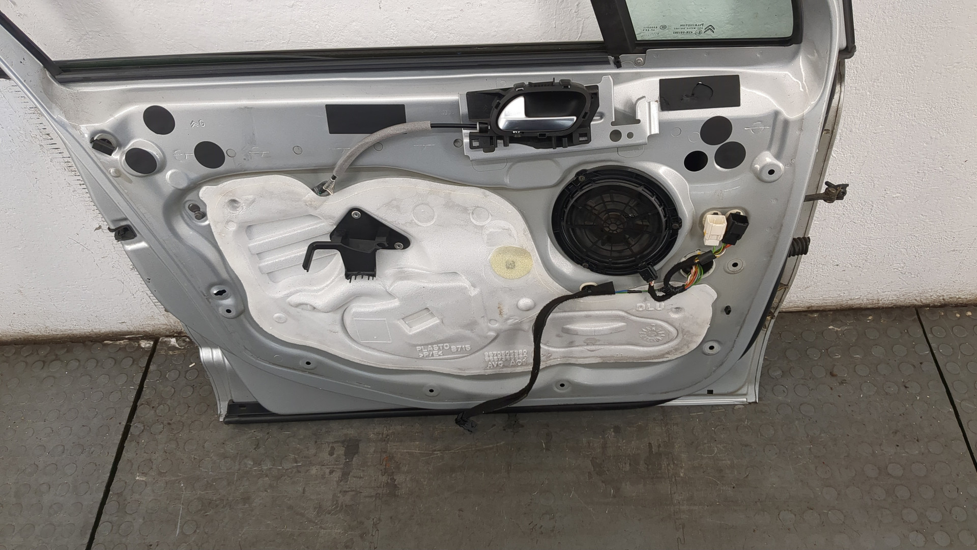 Дверь передняя левая