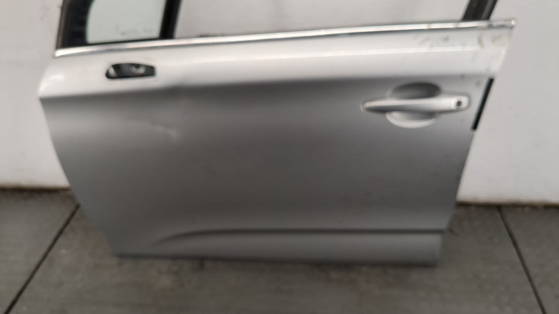 Дверь передняя левая