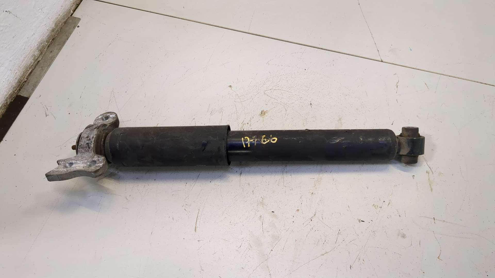 Амортизатор задний (стойка)