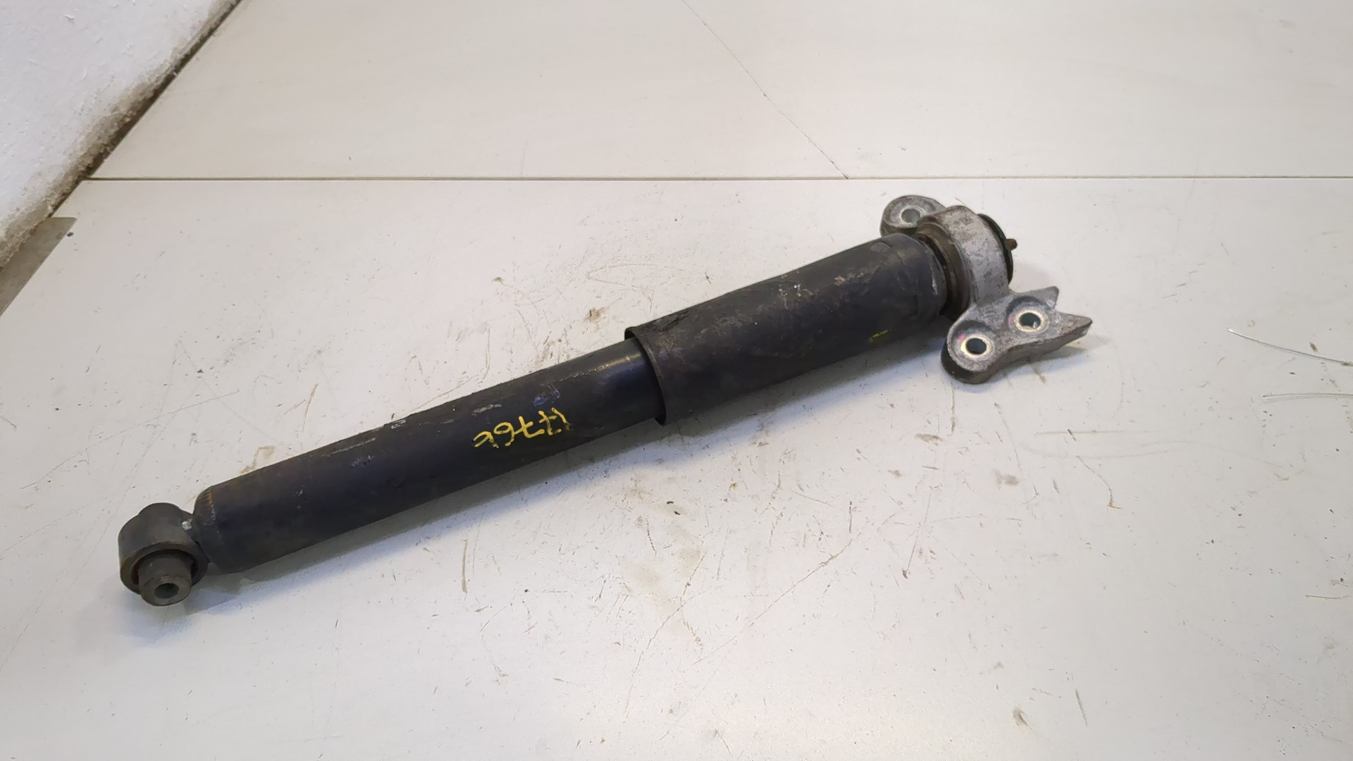 Амортизатор задний (стойка)