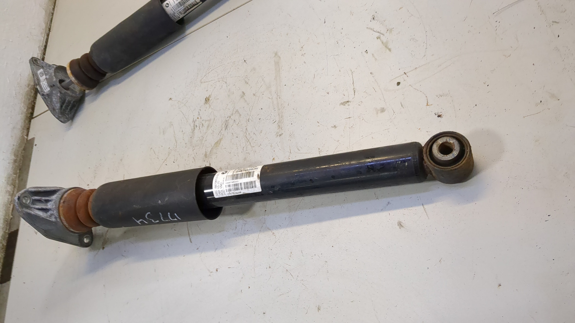 Амортизатор задний (стойка)