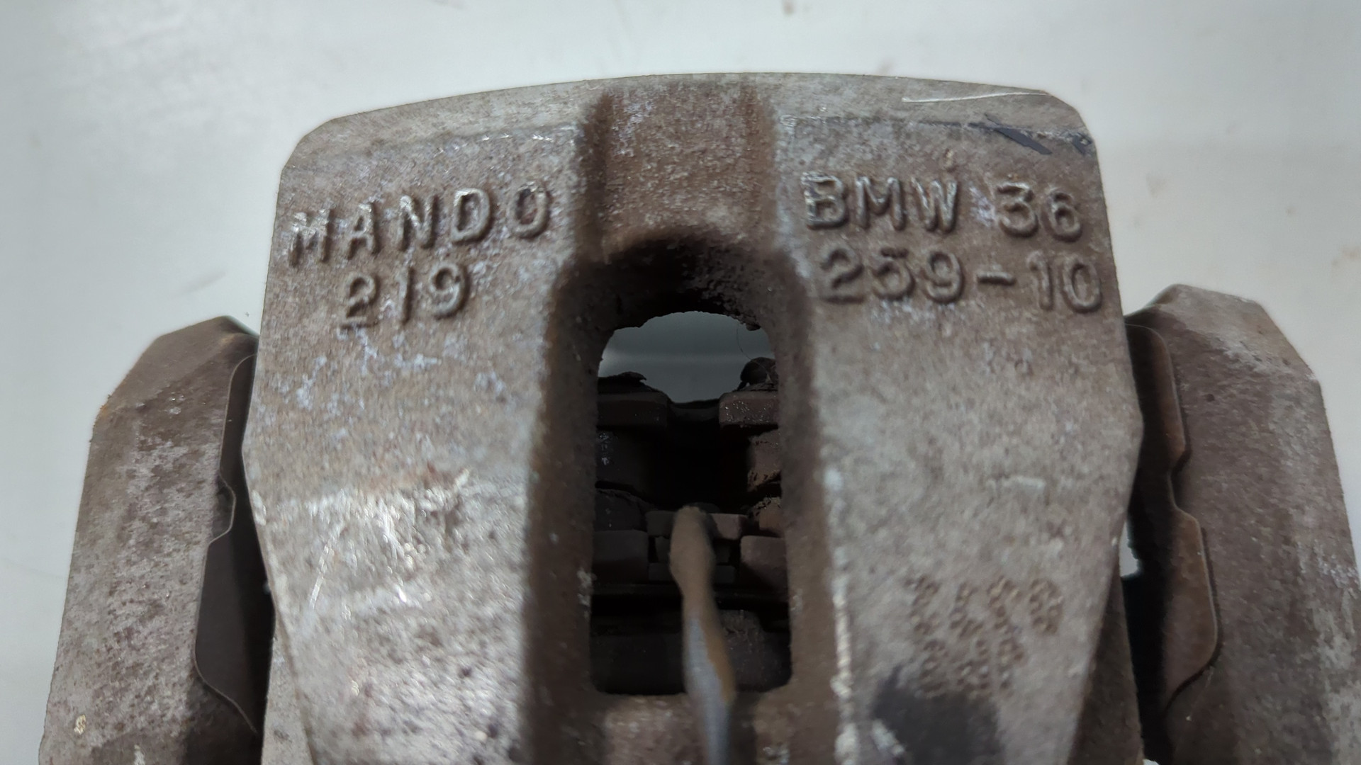 Суппорт задний правый