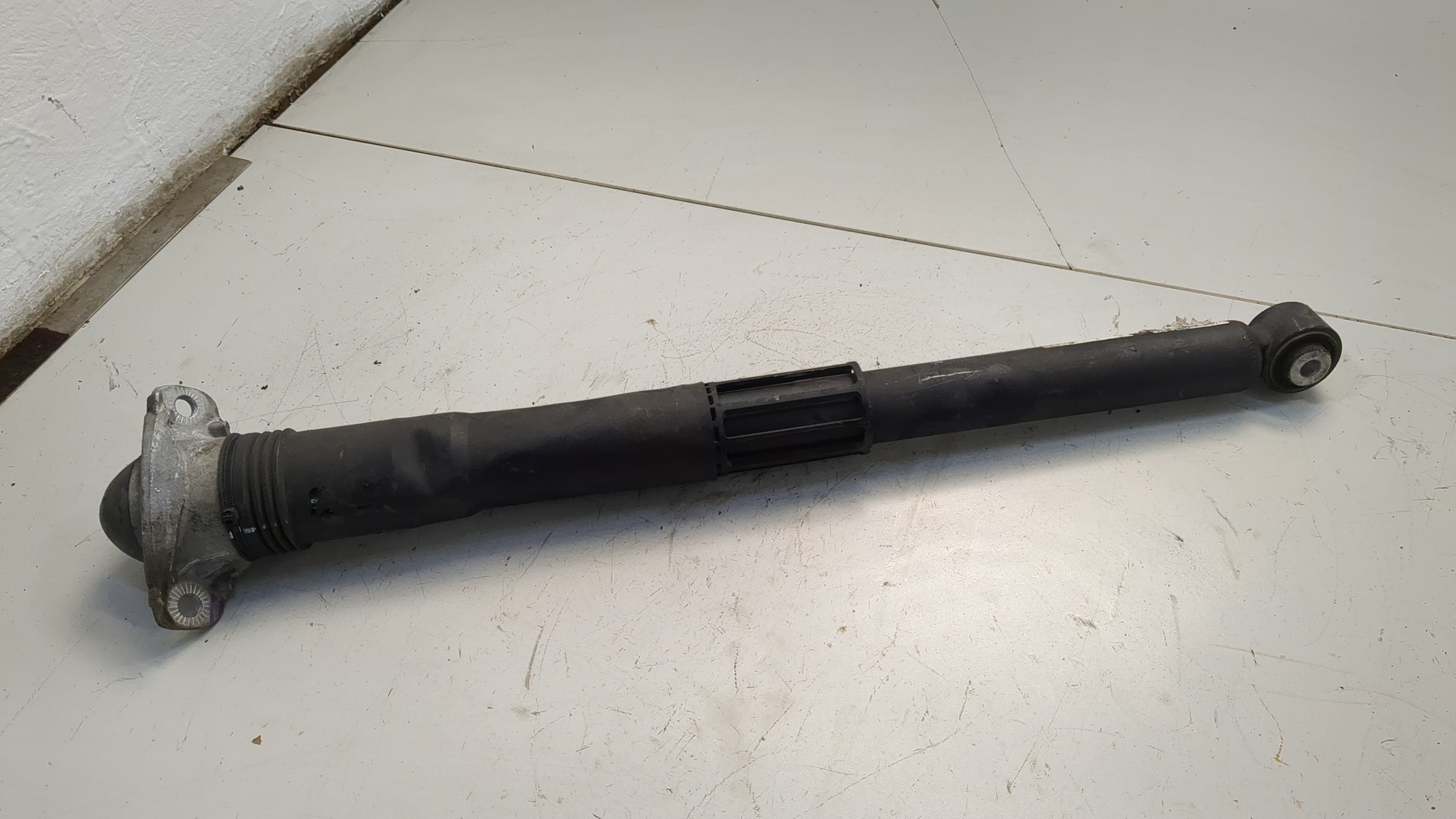 Амортизатор задний (стойка)