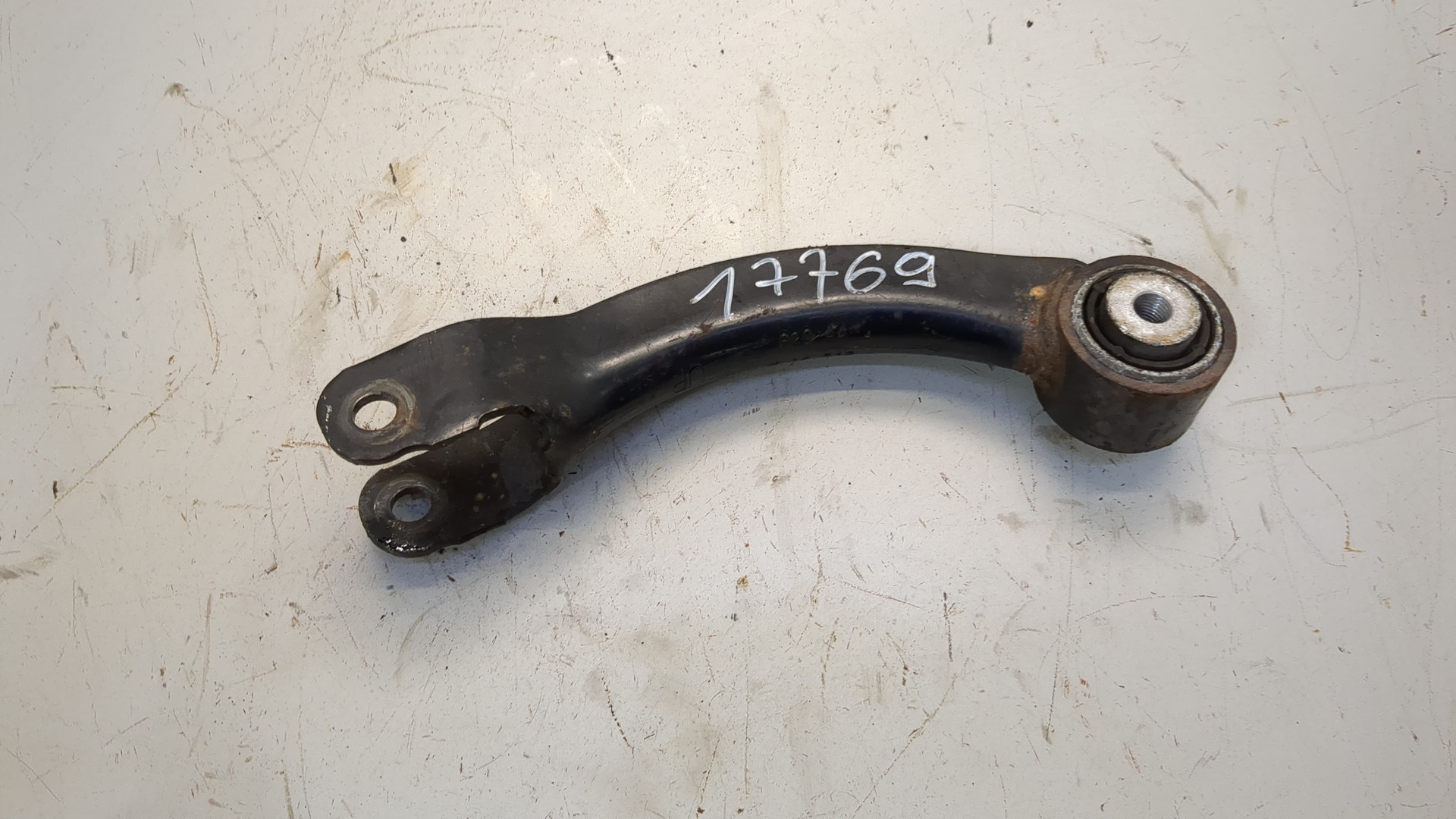 Рычаг задний