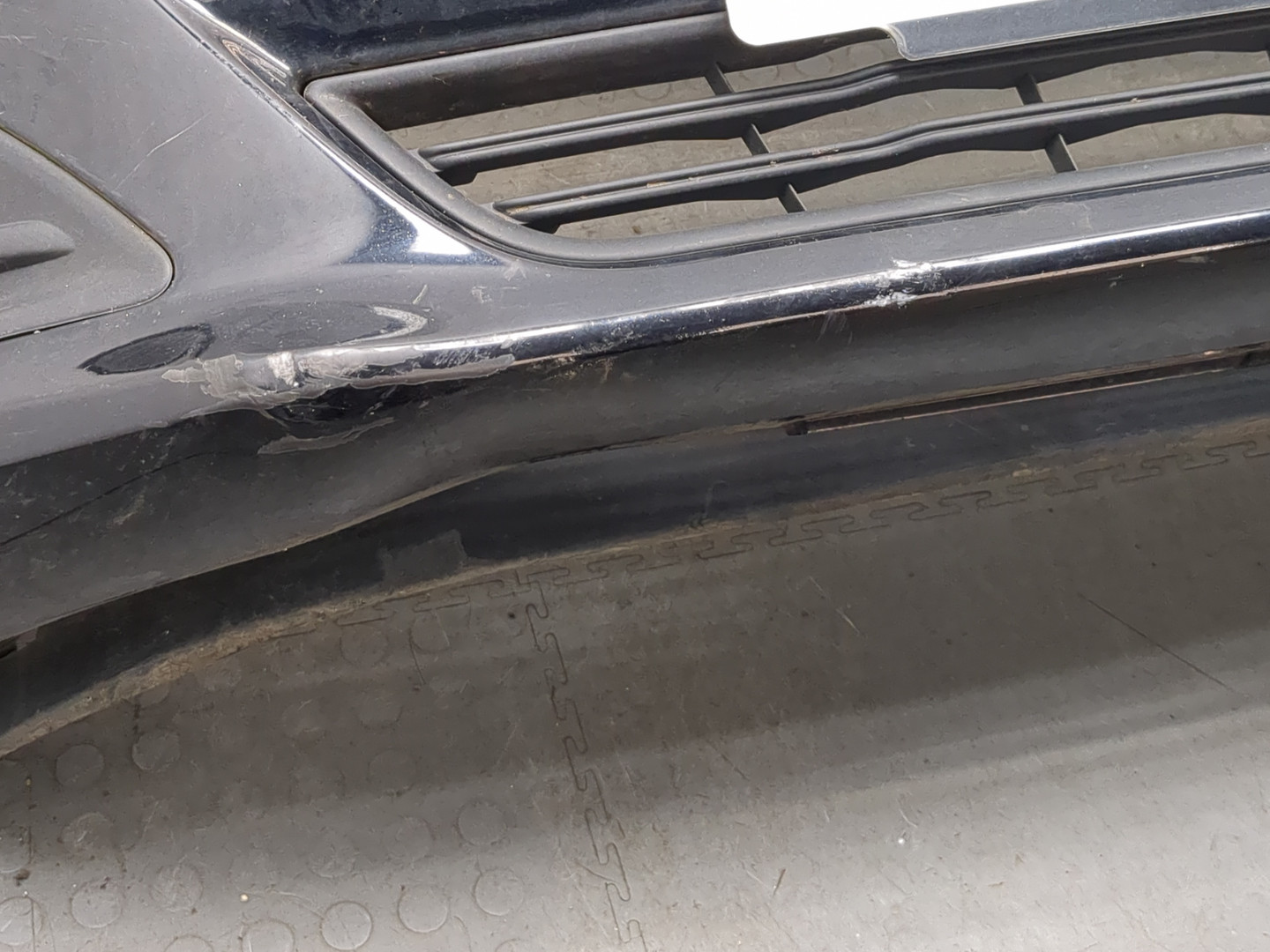 Бампер передний