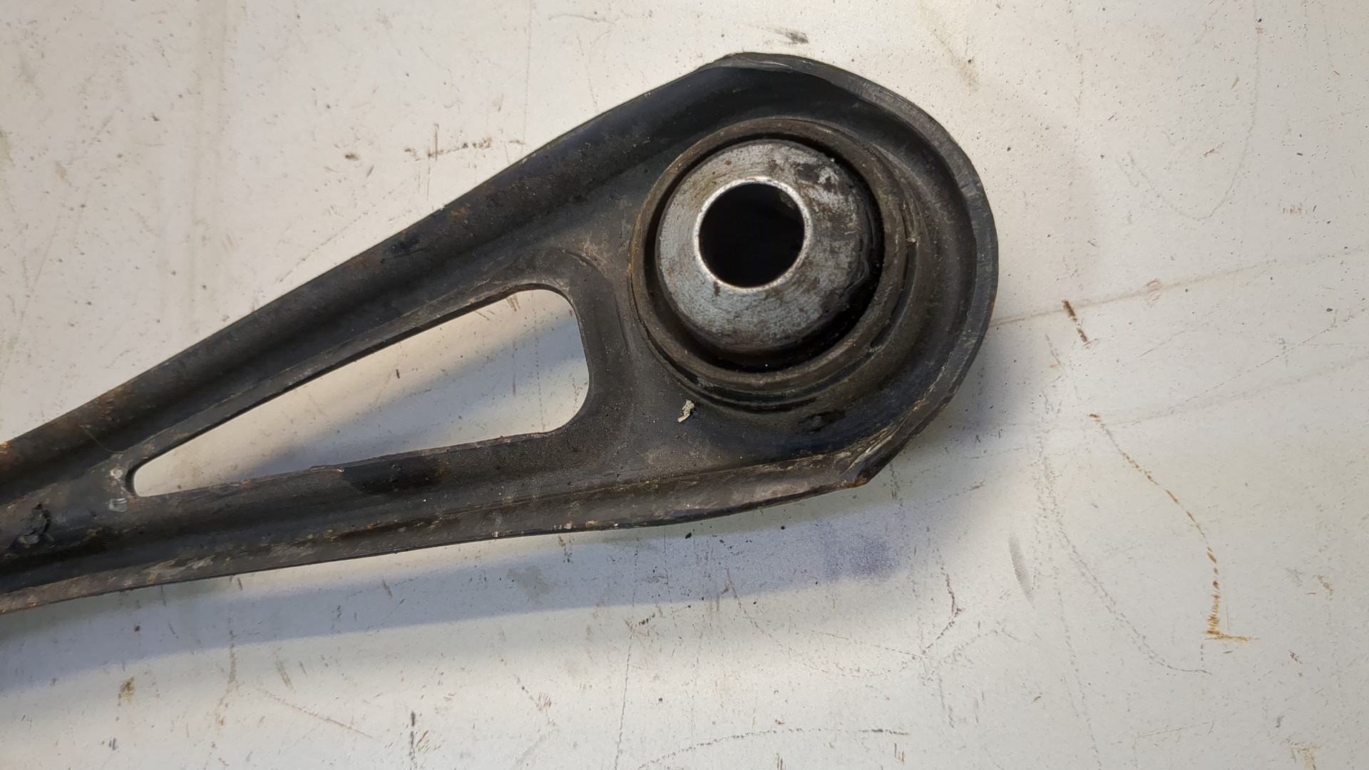 Рычаг задний