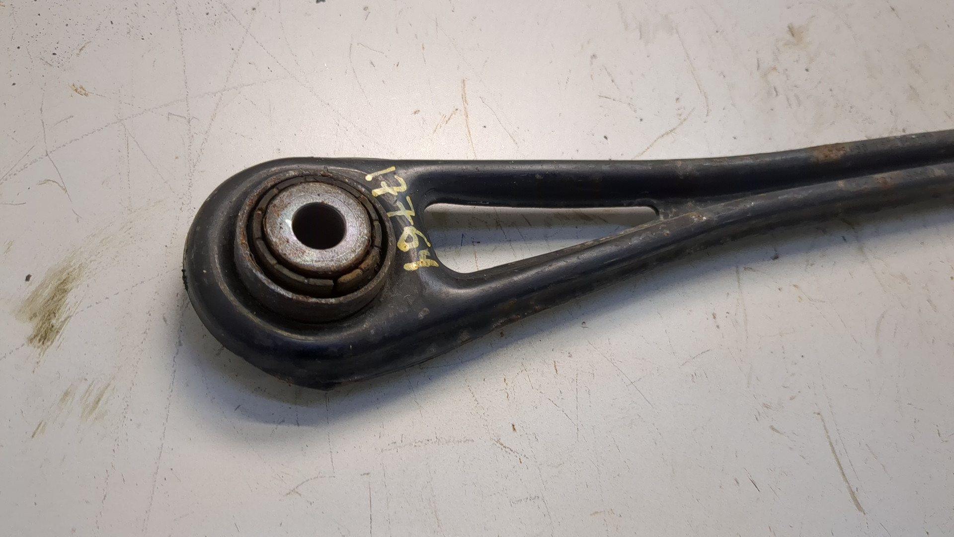 Рычаг задний