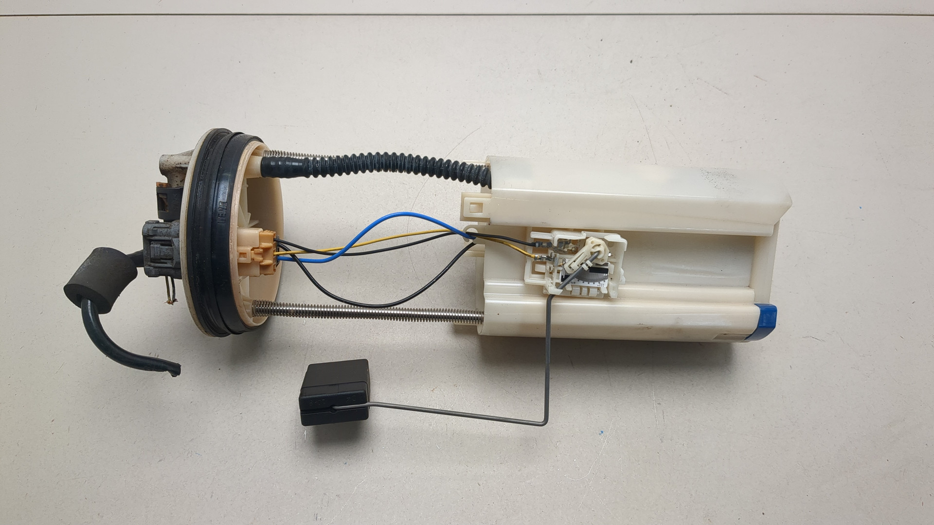 Насос топливный электрический