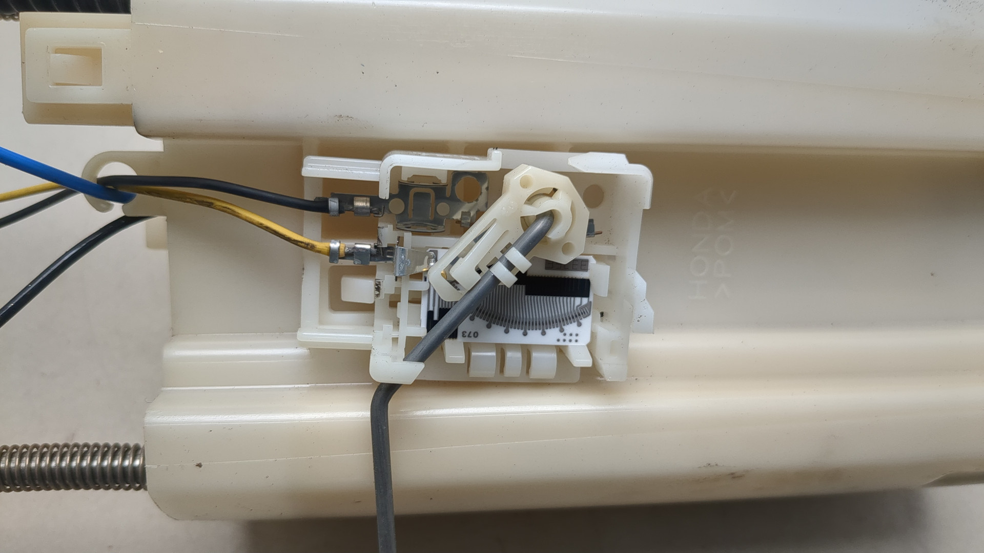 Насос топливный электрический