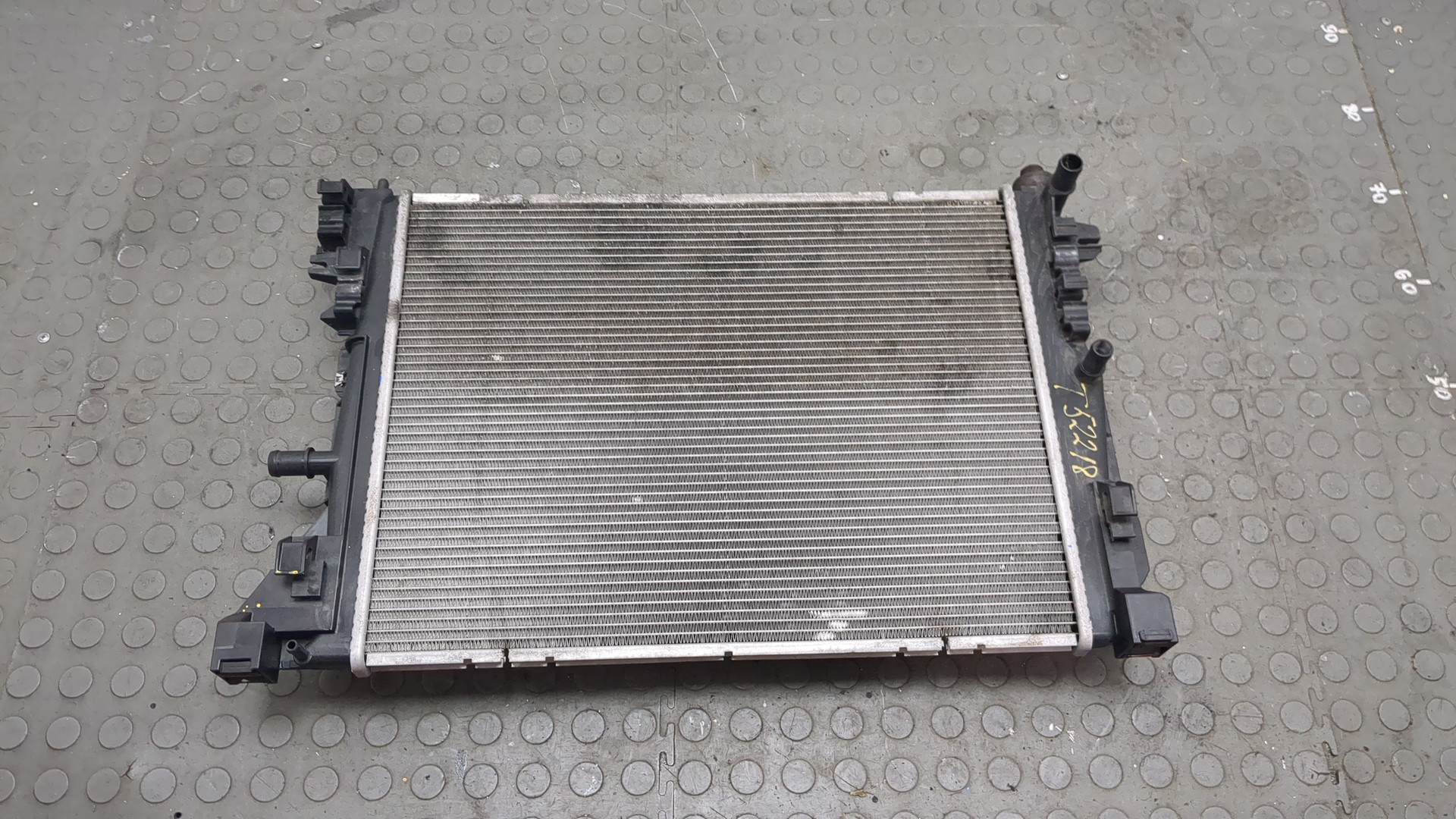 Радиатор охлаждения двигателя основной