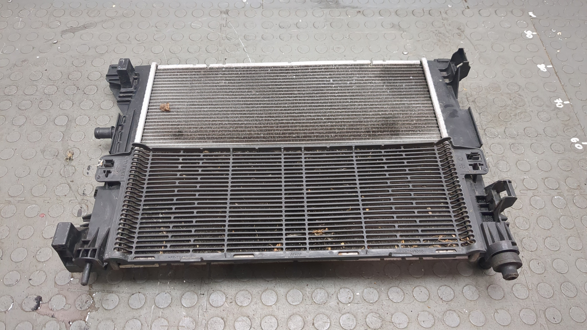 Радиатор охлаждения двигателя основной