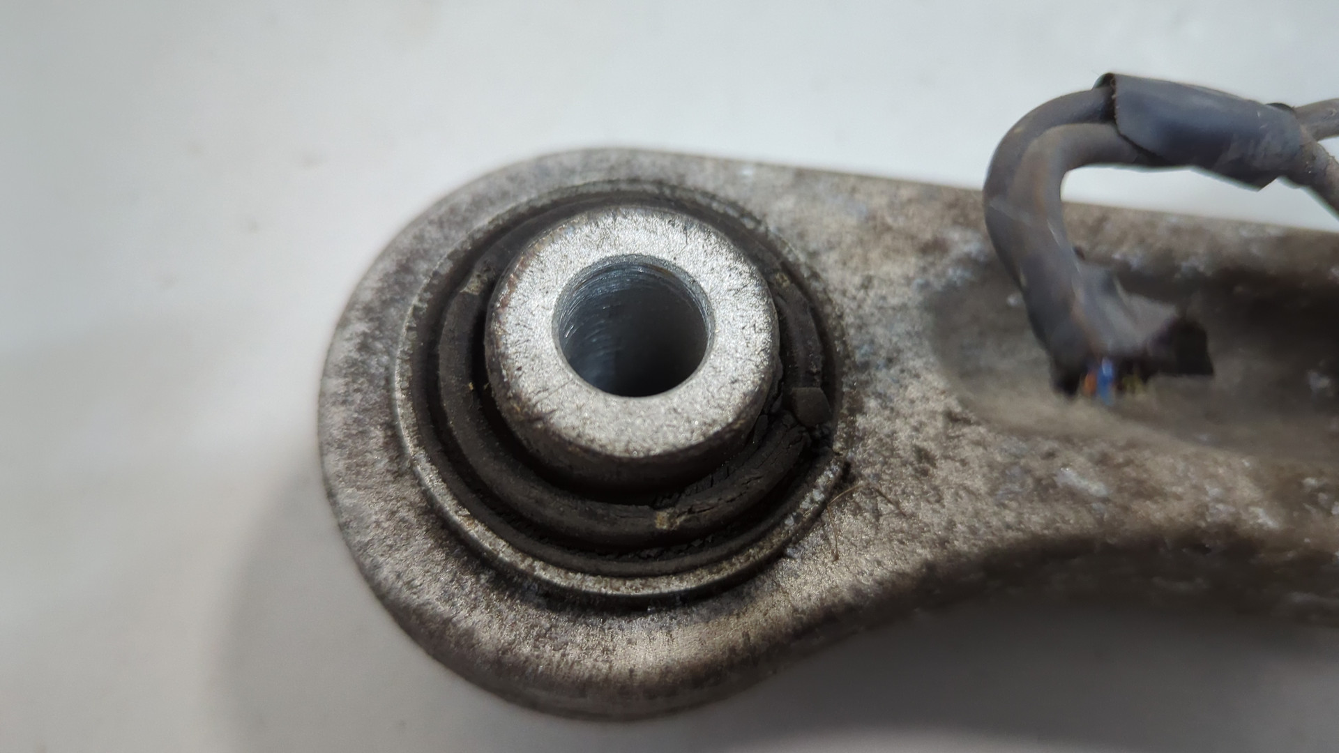 Рычаг задний