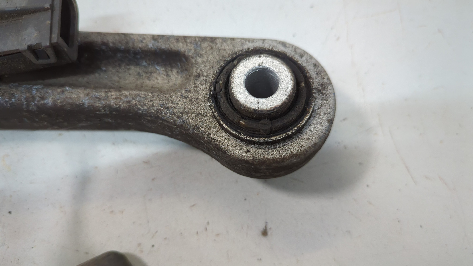 Рычаг задний