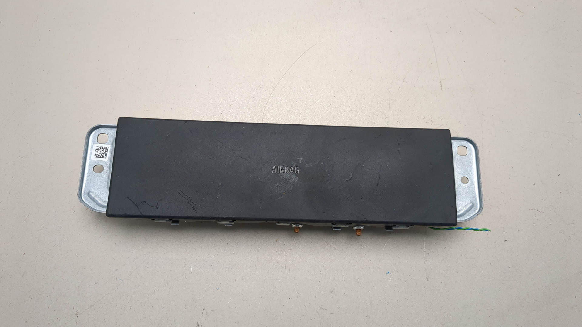 Подушка безопасности нижняя (для колен)