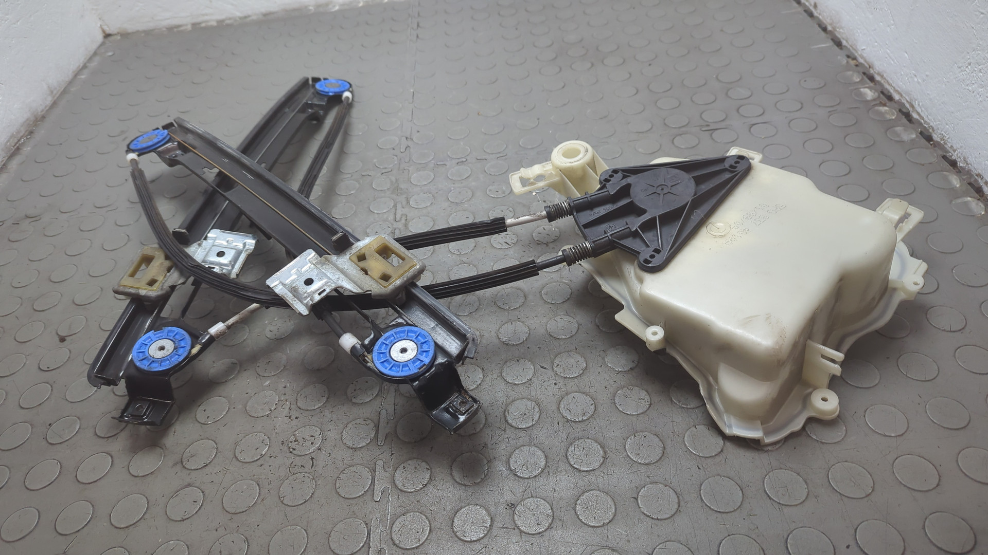 AP-0017043916 AP-0017043916