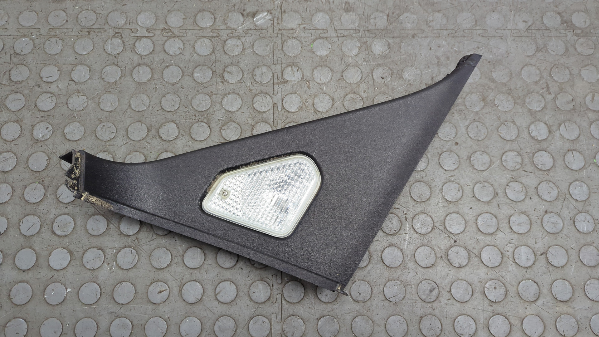 Плафон салонный