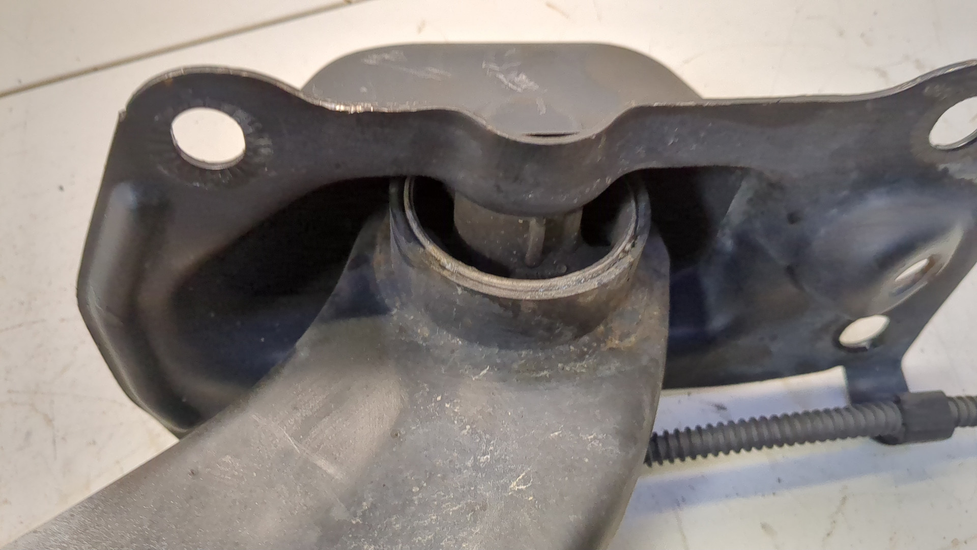 Рычаг задний правый