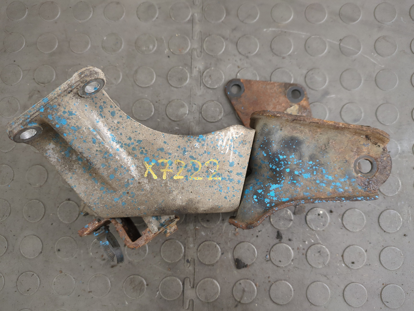 Опора двигателя