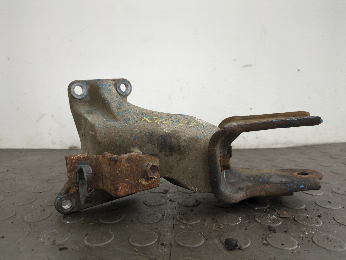 Опора двигателя