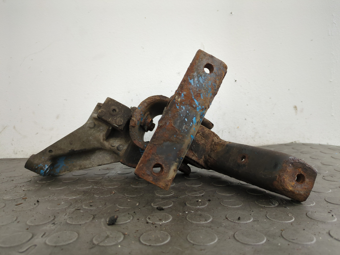 Опора двигателя