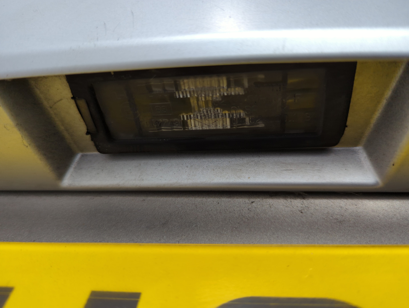 Дверь багажника