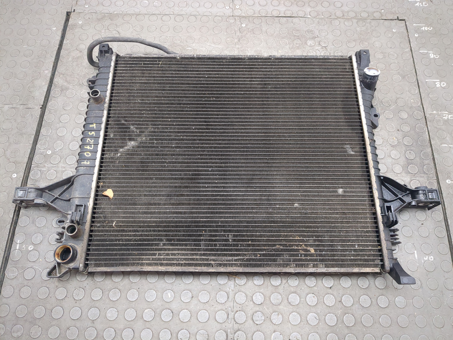 Радиатор охлаждения двигателя основной