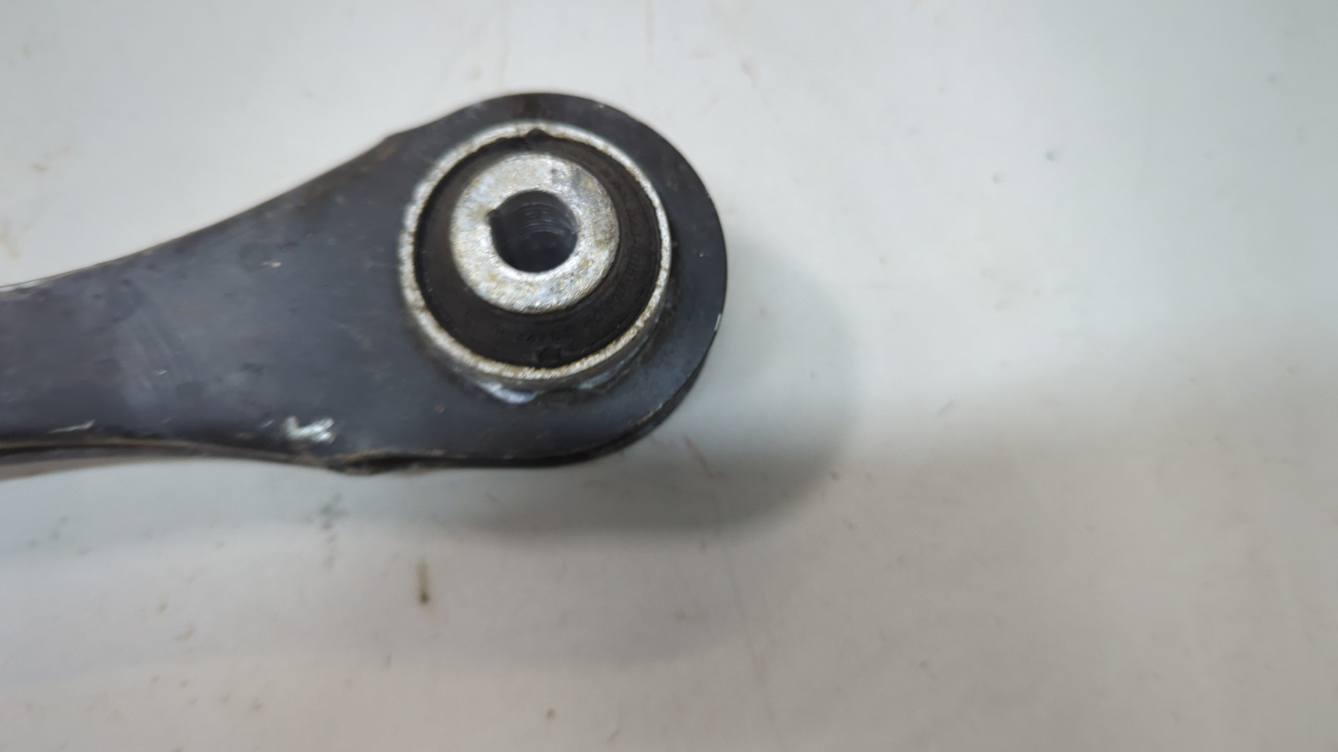 Рычаг задний