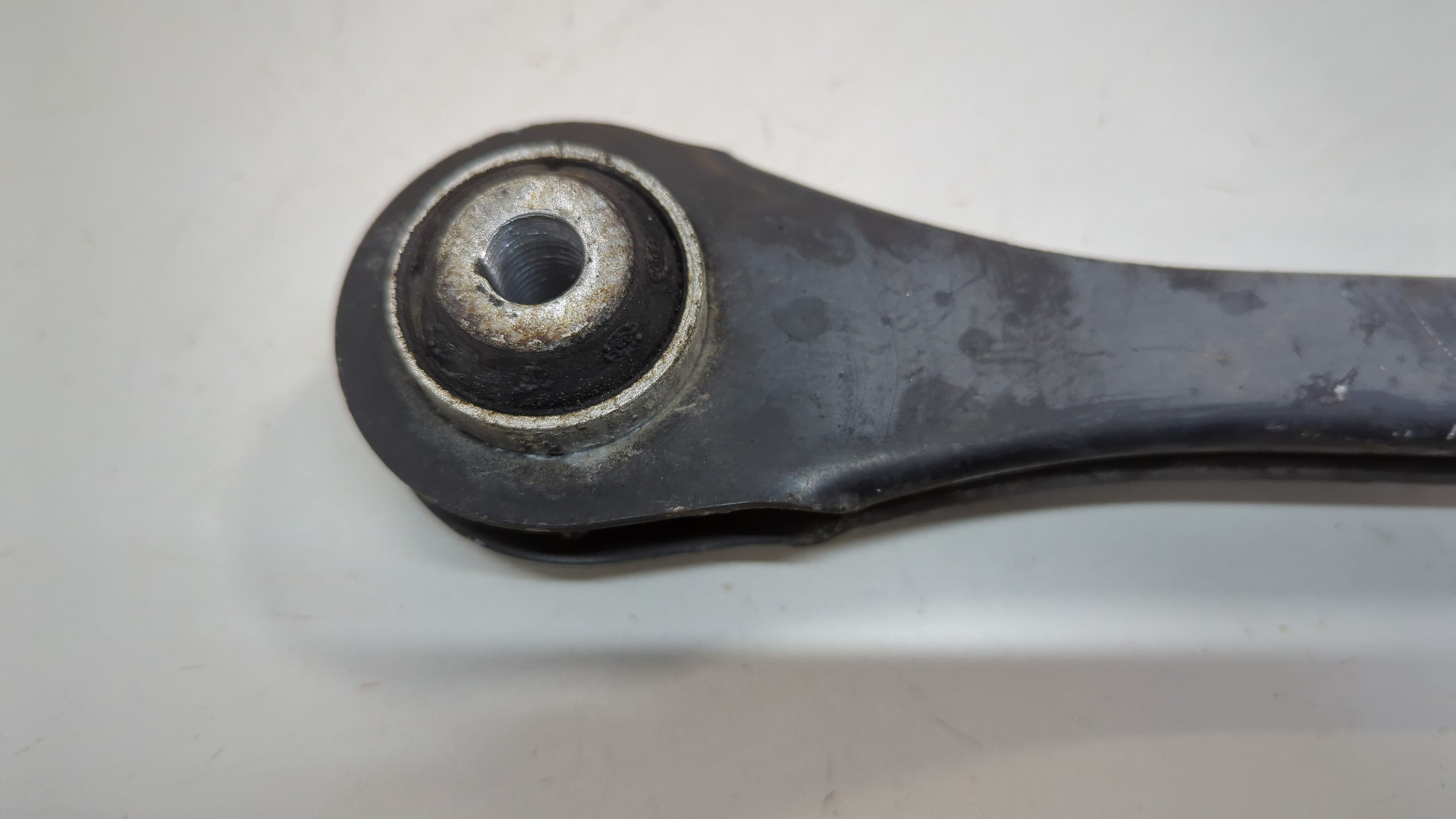 Рычаг задний