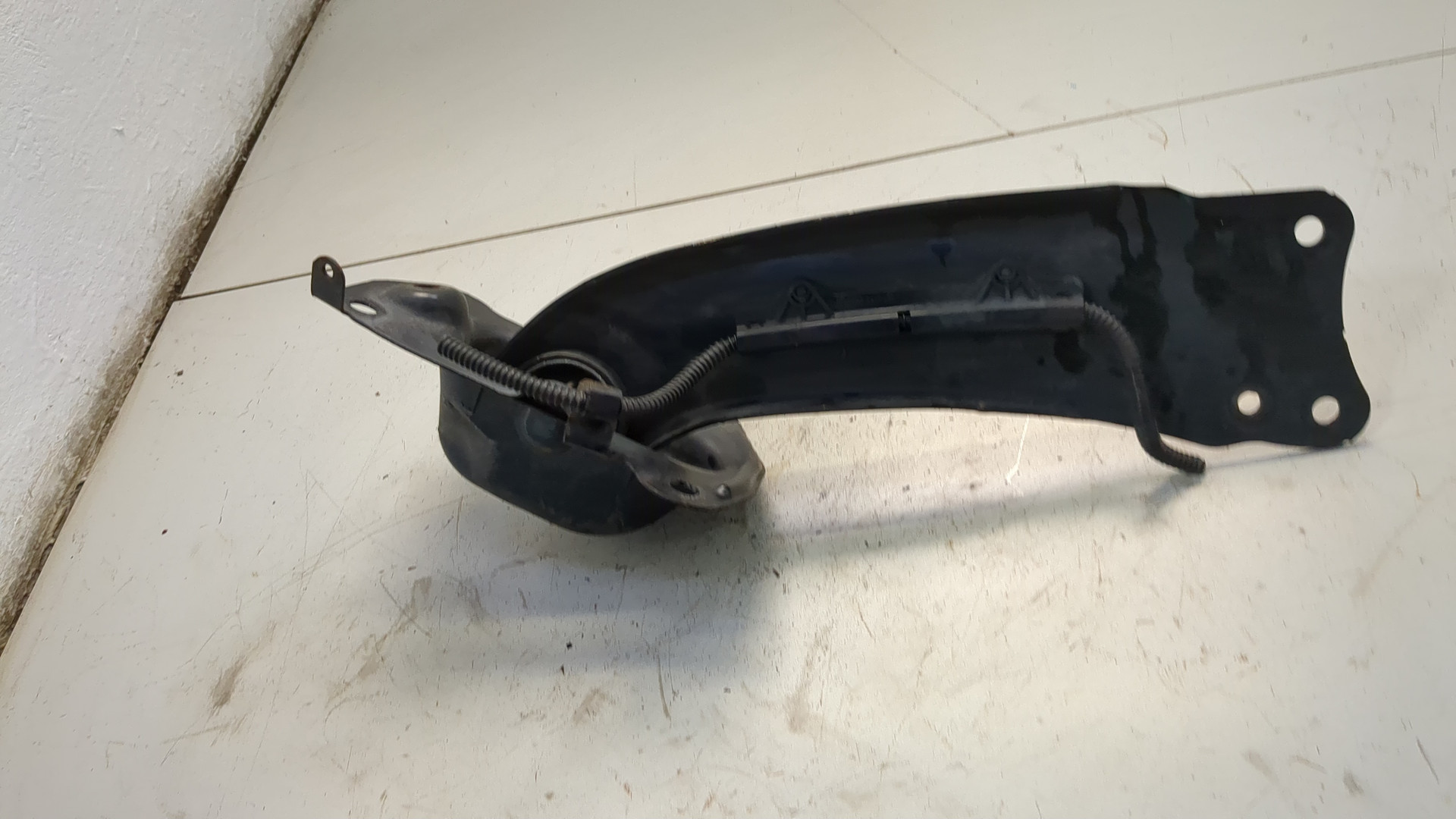 Рычаг задний левый